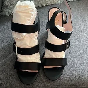 kate spade | Shoes | Boutique Item Not Outlet Kate Spade  Boutique item not outlet Kate spade black w/white heels main image 1